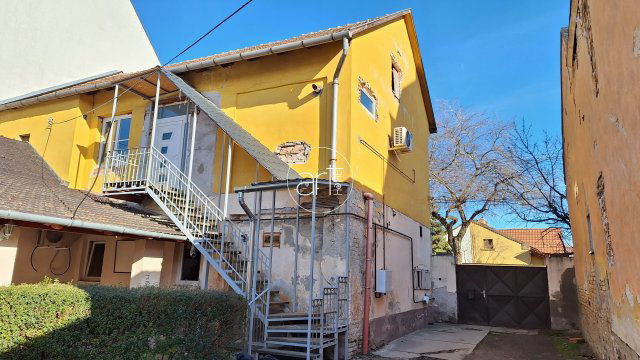Kiadó téglalakás, albérlet, Szegeden 250 E Ft / hó, 3+1 szobás