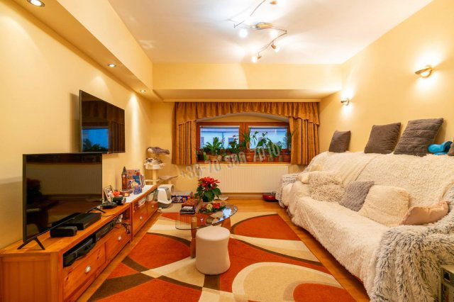 Eladó téglalakás, Sopronban 69.6 M Ft, 3+1 szobás