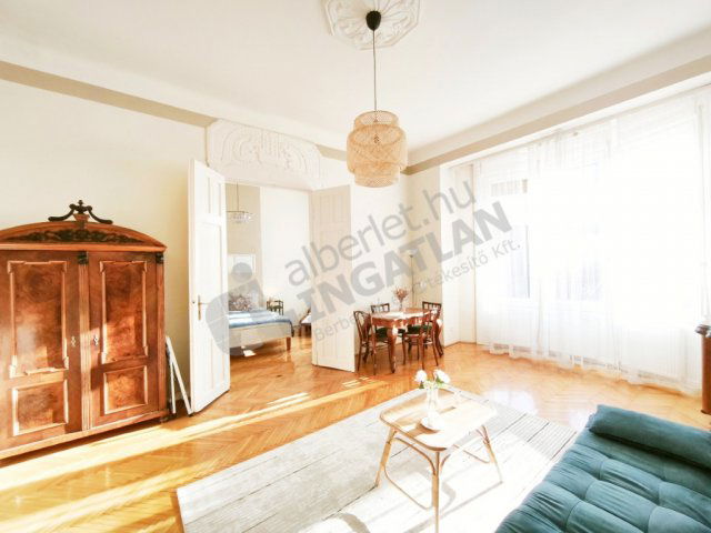 Kiadó téglalakás, albérlet, VI. kerületben, Vörösmarty utcában