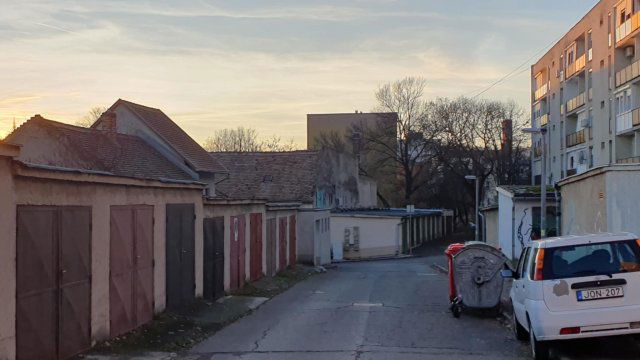 Kiadó garázs, Pécsett 32 E Ft / hó / költözzbe.hu