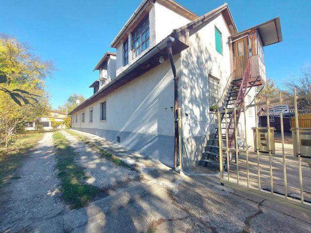 Eladó családi ház, Sződligeten 67.9 M Ft, 5 szobás