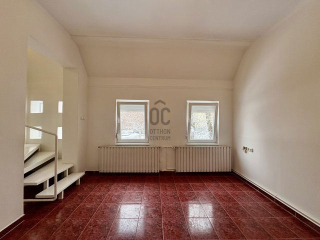 Eladó téglalakás, Cegléden 63.9 M Ft, 3 szobás