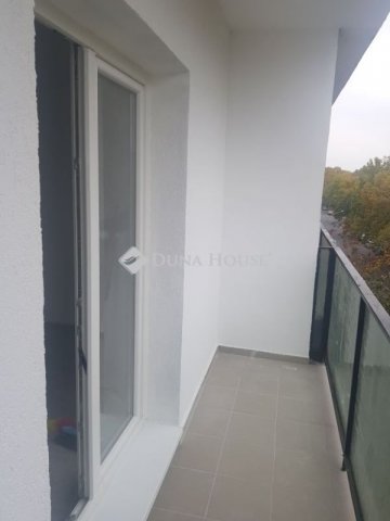 Eladó panellakás, Pécsett 56.5 M Ft, 2 szobás