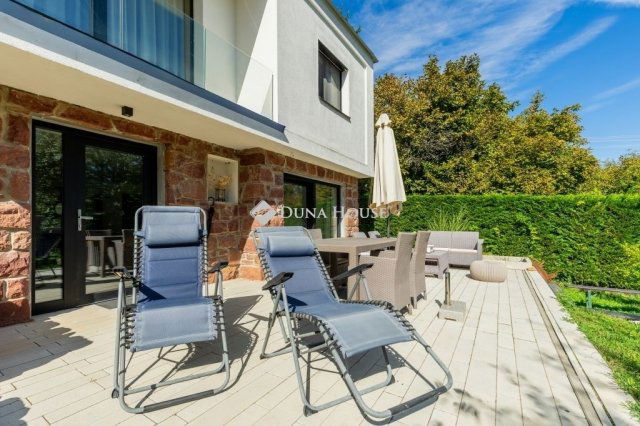 Eladó családi ház, Ábrahámhegyen 299 M Ft, 6 szobás