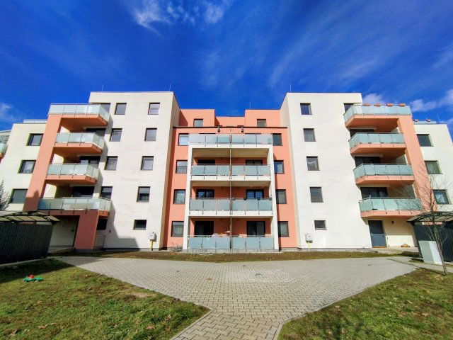 Eladó téglalakás, Székesfehérvárott 119.9 M Ft, 3 szobás