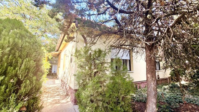 Eladó családi ház, Örkényen 27.99 M Ft, 2 szobás
