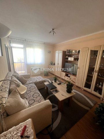 Eladó téglalakás, Veszprémben 38 M Ft, 2 szobás