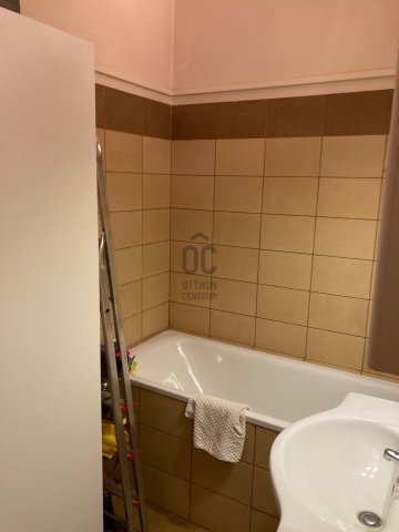 Kiadó iroda, Budapesten, III. kerületben 300 E Ft / hó, 3 szobás