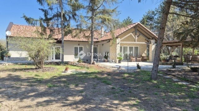 Eladó családi ház, Kecskeméten 95 M Ft, 4 szobás