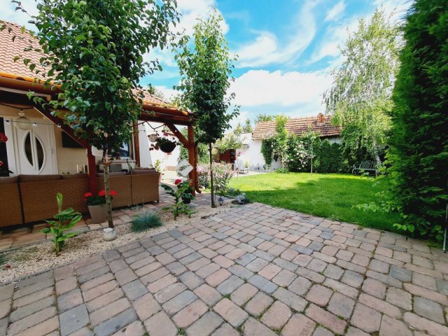 Eladó családi ház, Békéscsabán 64.5 M Ft, 3 szobás