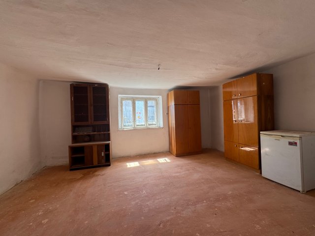 Eladó családi ház, Tiszaugon 17.9 M Ft, 4 szobás