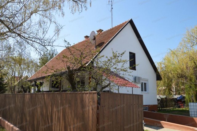 Eladó családi ház, Ballószögön 110 M Ft, 4 szobás
