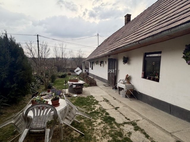 Eladó családi ház, Vértesacsán 39.99 M Ft, 2 szobás