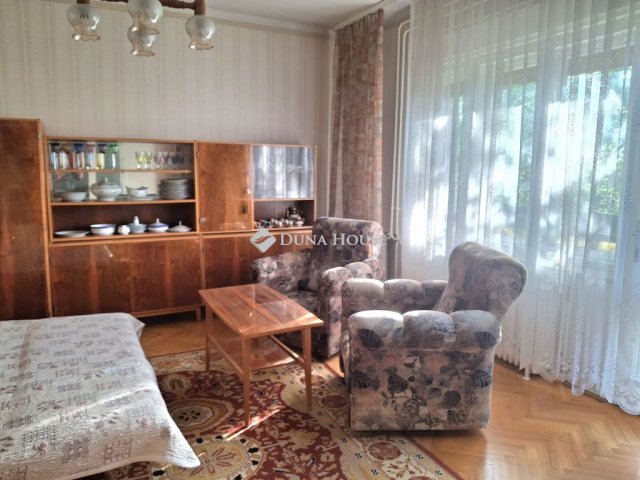 Eladó téglalakás, Gyöngyösön 45 M Ft, 2+2 szobás