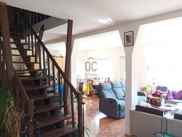 Eladó családi ház, Mendén 139 M Ft, 5 szobás