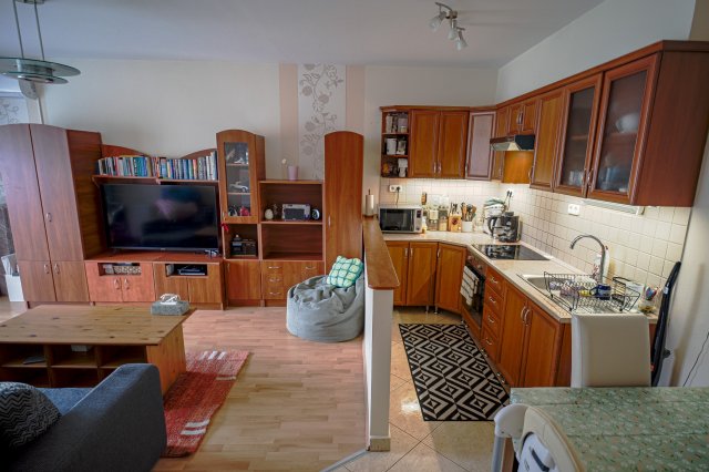 Kiadó téglalakás, albérlet, Győrött, Katód utcában
