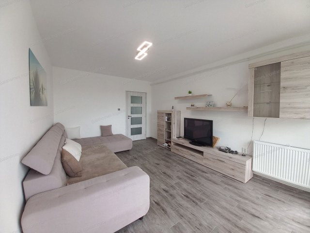 Eladó panellakás, Siófokon 73 M Ft, 1 szobás