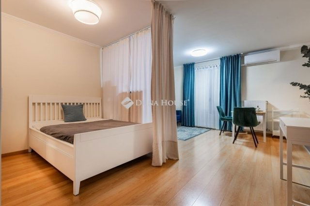 Eladó téglalakás, Budapesten, VII. kerületben 59.9 M Ft