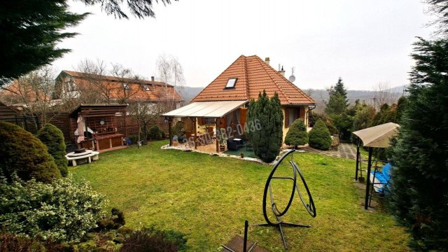 Eladó családi ház, Verőcén, Béke utcában 165.5 M Ft, 5 szobás