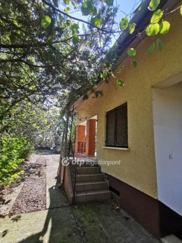 Eladó nyaraló, Cegléden 30 M Ft, 1 szobás / költözzbe.hu