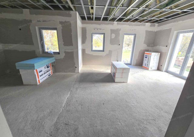 Eladó családi ház, Bicskén 89.99 M Ft, 4 szobás