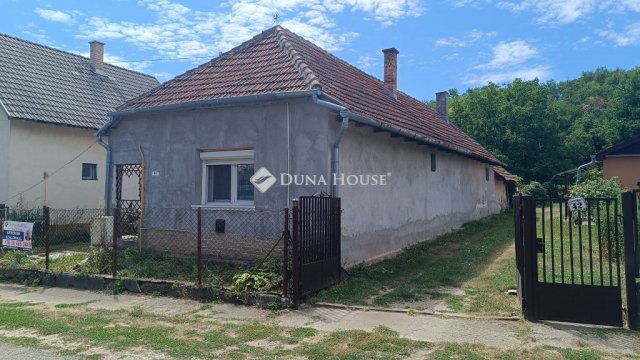 Eladó családi ház, Úrin, Szentistváni úton 25.9 M Ft, 3 szobás