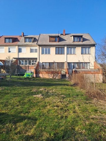 Eladó téglalakás, Zircen 59.99 M Ft, 4+1 szobás