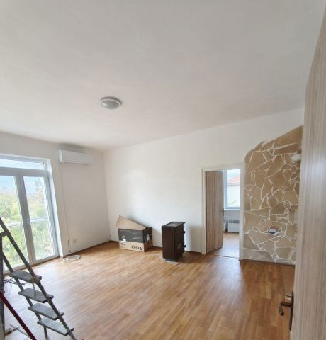 Eladó téglalakás, Komlón 22.95 M Ft, 2 szobás