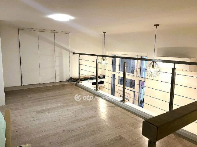 Eladó téglalakás, Budapesten, VI. kerületben 63.6 M Ft, 2 szobás