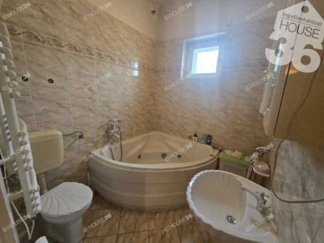 Eladó családi ház, Kecskeméten 79 M Ft, 5 szobás