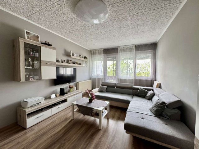 Eladó téglalakás, Sümegen 34.8 M Ft, 2+1 szobás