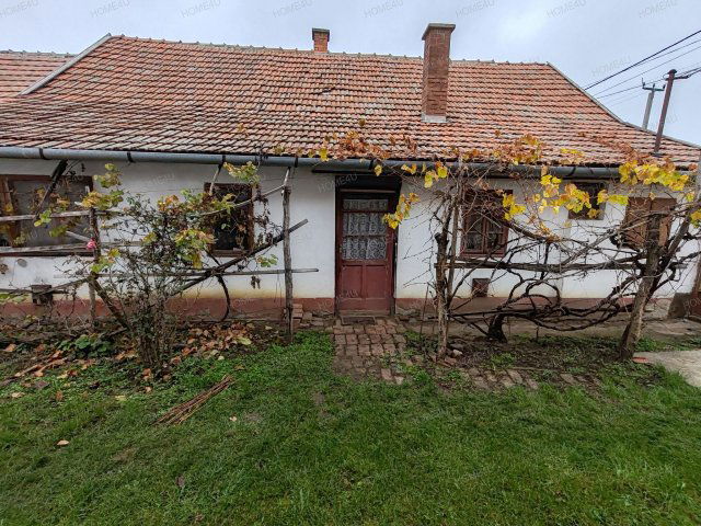 Eladó családi ház, Rákóczifalván 12 M Ft, 2+1 szobás