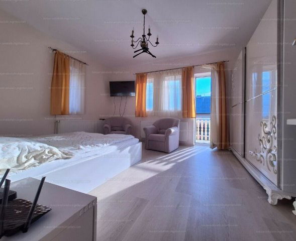 Eladó családi ház, Hévízen 139.75 M Ft, 5 szobás