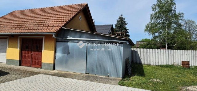Eladó családi ház, Tápiószecsőn 64.9 M Ft, 3 szobás