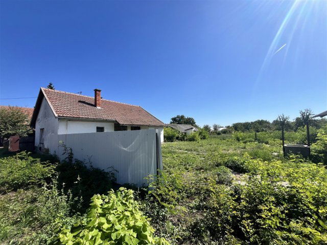 Eladó családi ház, Sarkadon 6.5 M Ft, 2 szobás