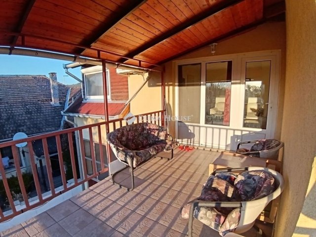 Eladó családi ház, Esztergomban 119 M Ft, 7 szobás