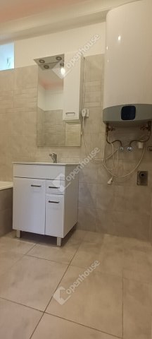 Eladó téglalakás, Mosonmagyaróváron 34.5 M Ft, 1 szobás