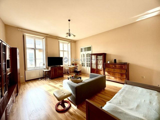 Eladó téglalakás, Budapesten, VIII. kerületben 120 M Ft