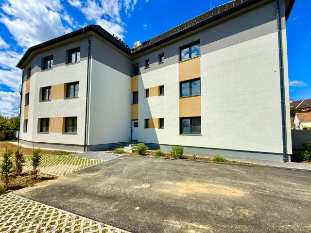 Eladó téglalakás, Sárváron, Árpád utcában 70.741 M Ft