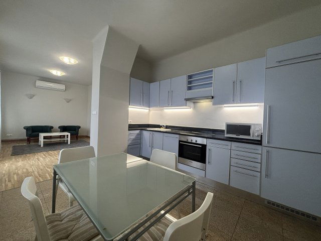 Kiadó téglalakás, albérlet, V. kerületben, Petőfi téren