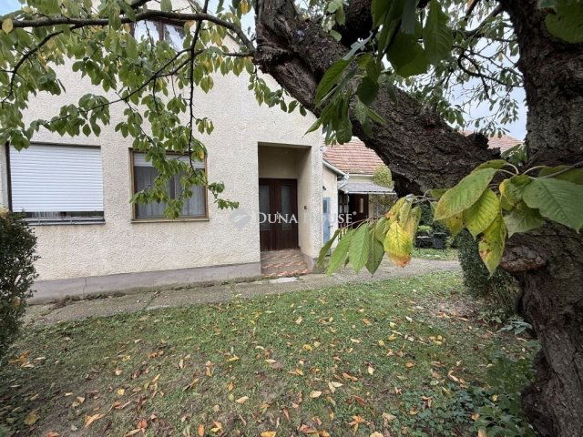 Eladó családi ház, Rumon 44.9 M Ft, 4 szobás