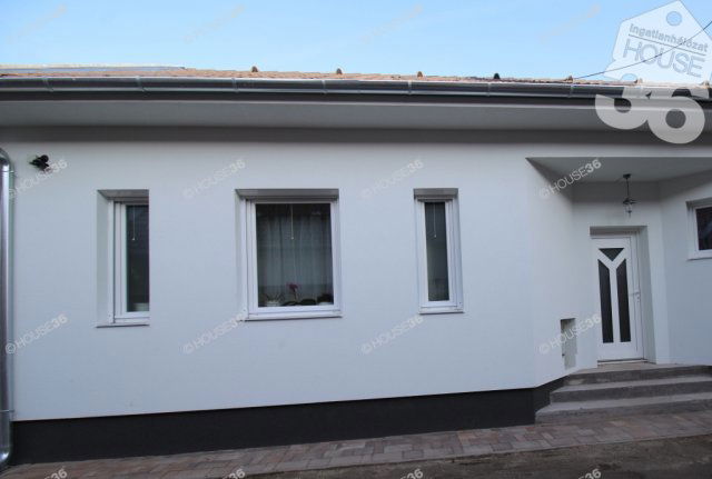 Eladó családi ház, Kecskeméten 0.61 M Ft, 4 szobás