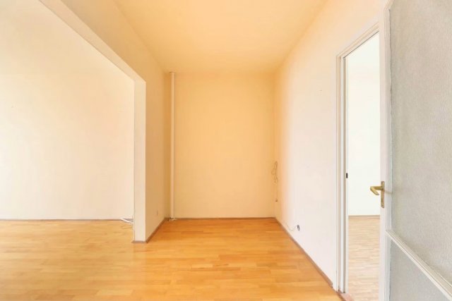 Eladó panellakás, Székesfehérvárott 51 M Ft, 1 szobás