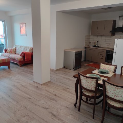 Kiadó téglalakás, albérlet, Pécsett 250 E Ft / hó, 2 szobás