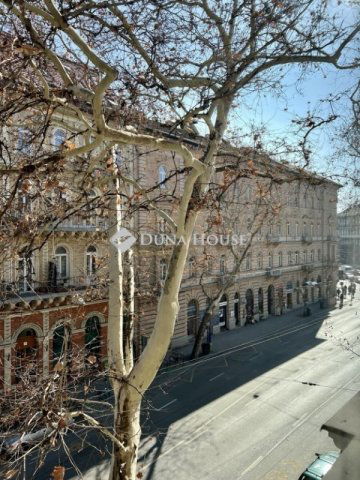 Eladó téglalakás, Budapesten, VI. kerületben 199 M Ft, 3 szobás