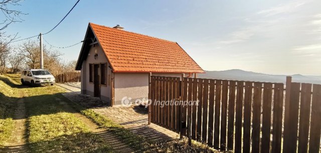Eladó mezogazdasagi ingatlan, Monoszlón 64.5 M Ft