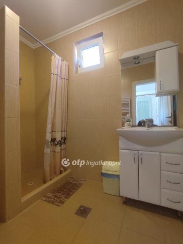 Eladó családi ház, Hajdúszoboszlón 168 M Ft, 5+3 szobás