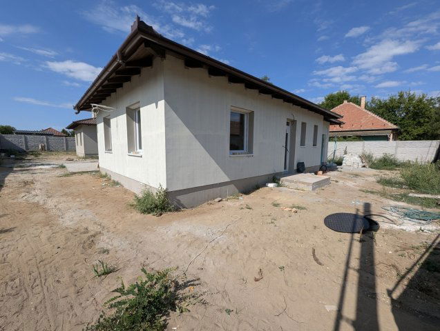 Eladó családi ház, Gyálon 124.99 M Ft, 4 szobás