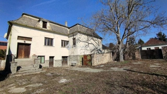 Eladó családi ház, Peresznyén 38.3 M Ft, 5 szobás