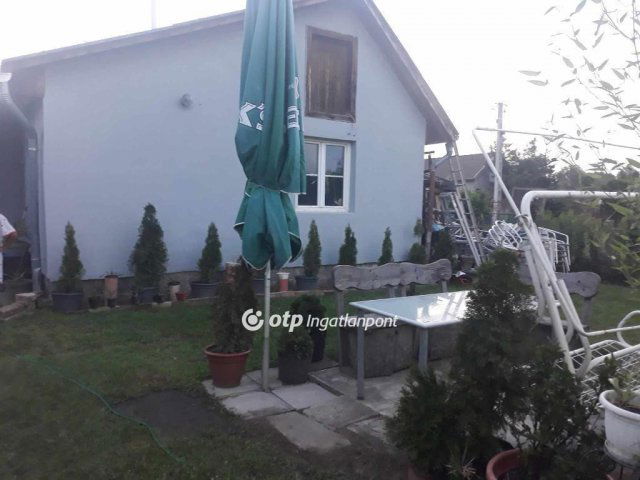 Eladó családi ház, Debrecenben 25 M Ft, 3 szobás